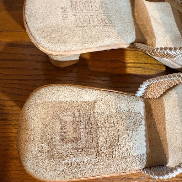 Share Mootsies Tootsies Beige Slip on Sandals Women's 10M - Picture 8 of 8